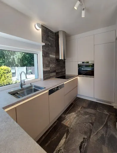 Moderneo - Meble na wymiar